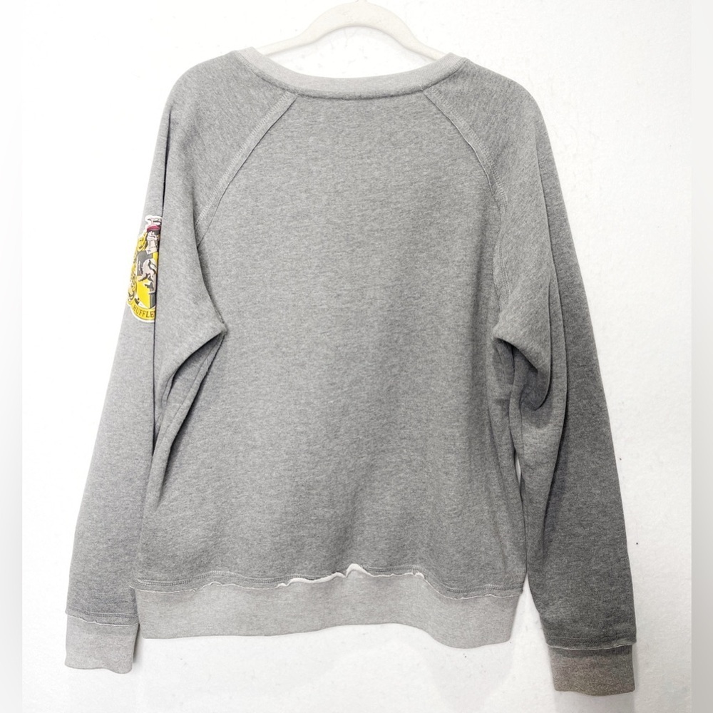 Universal Studios Wizarding World Harry Potter Hufflepuff Crewneck Sweatshirt - Picture 2 of 7